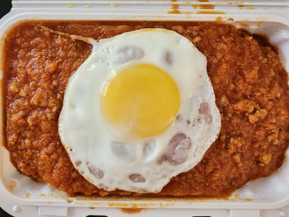 Minced Pork with Pan-Fried Eggs on Rice 肉醬煎蛋飯